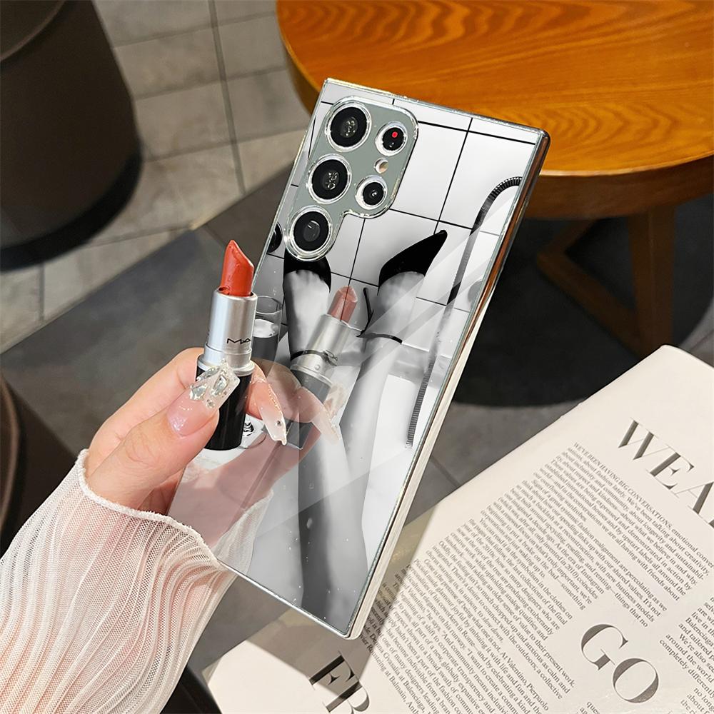 Black White Woman Bathroom Pho - Phone Cases Metal recensione e prezzo