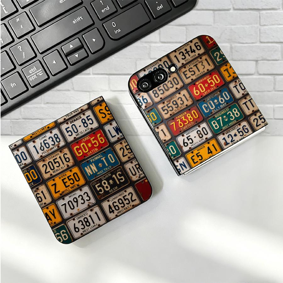 Retro License Plate Phone Cove - Phone Cases Z Flip 7 recensione e prezzo
